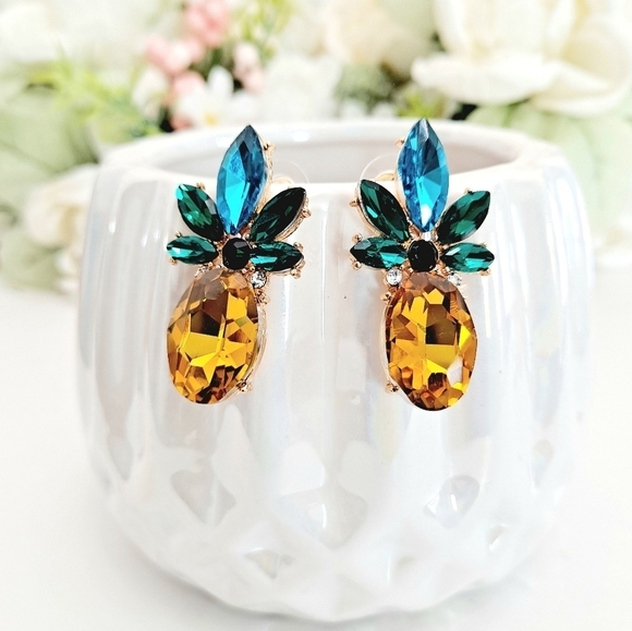 💖 2/$30 Pineapple fruit rhinestone yellow boho stud casual small drop earrings - Picture 4 of 14